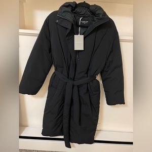 Everlane The Duvet Puffer